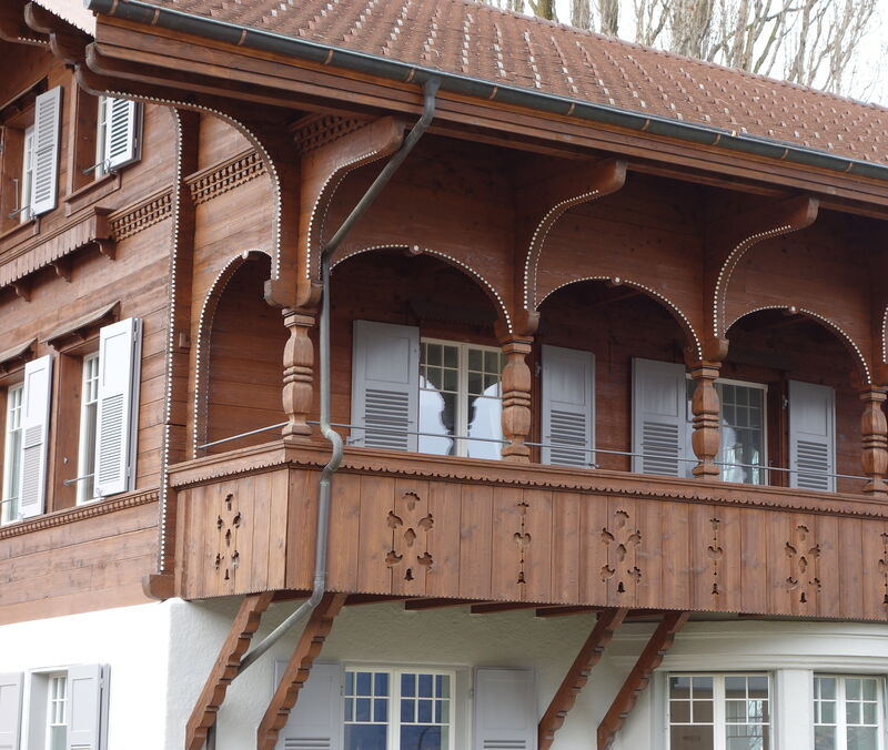 Chalet, Einigen